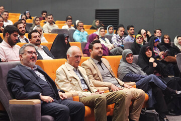 «آغاز عاشقانه» زوجین تهرانی در عمارت بلدیه