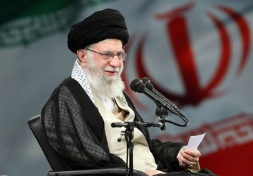 جایگاه زن در نگاه رهبر شهید: اَلمَراَةُ رَیحانَةٌ