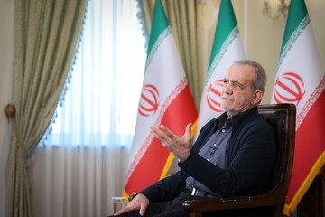 دیدار پزشکیان با رهبر معظم انقلاب درباره مسائل اقتصادی و نظامی